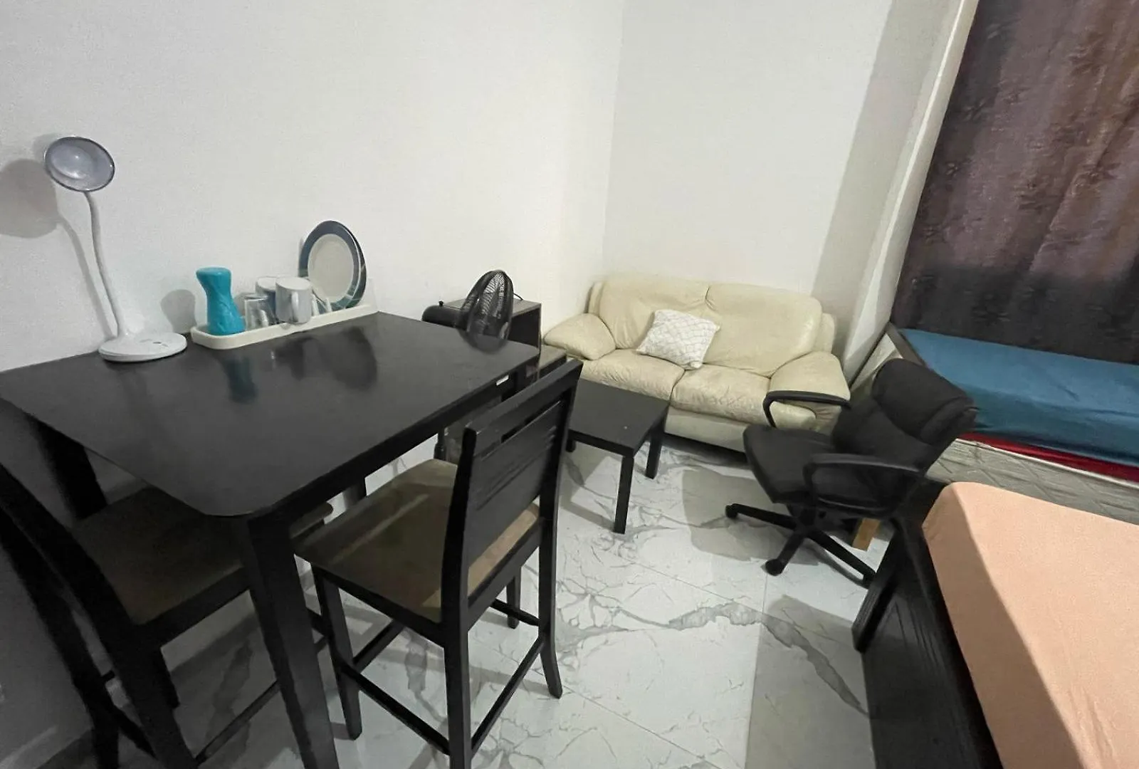 Thrifty Shared Toilet Room أبو ظبي الإمارات العربية المتحدة