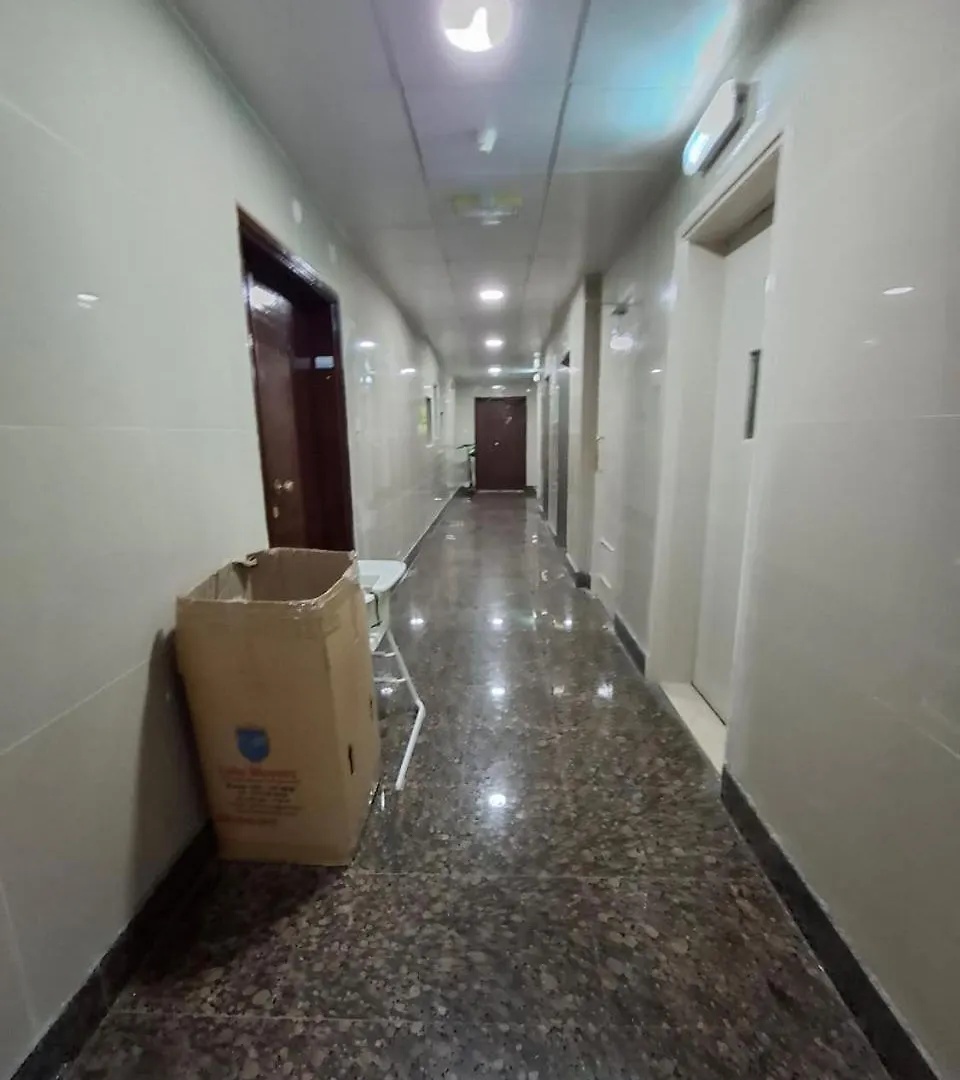 Thrifty Shared Toilet Room أبو ظبي منزل للإقامة